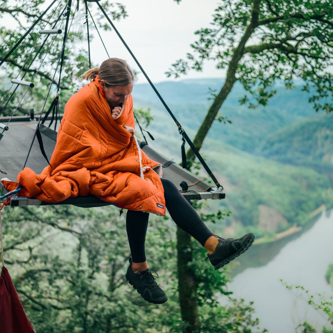 UNFOLD Outdoor Kuscheldecke für draußen auf Reisen und unterwegs farbe_rost